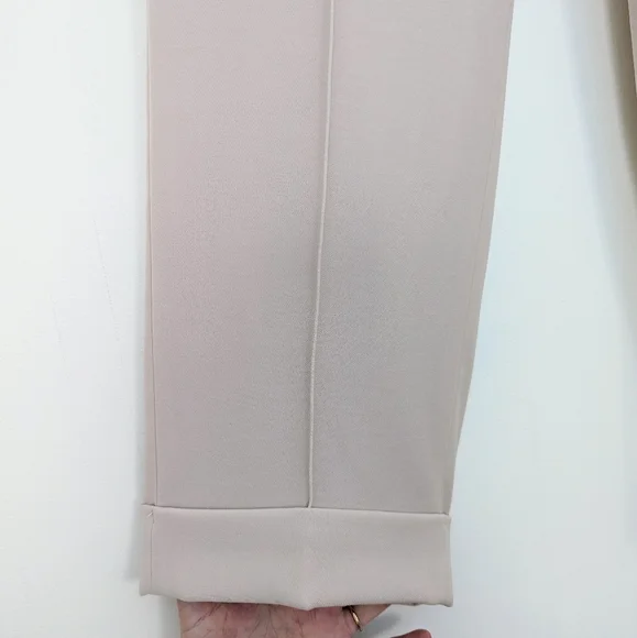 Vince Cuffed Tapered Pull-On Pant in Sandstone Crepe, XS - Picture 14 of 16